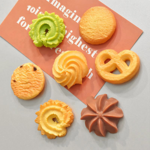Baking-Themed Cookie-Shaped Fridge Magnets (Set of 6)